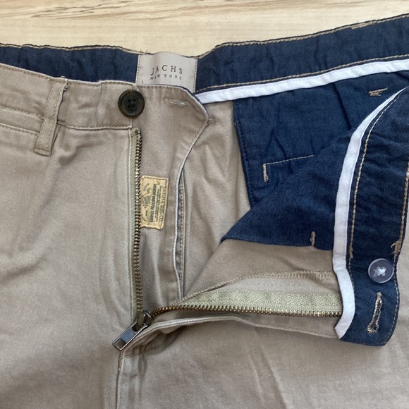 Jachs New York Mens Size 38 Shorts. Khaki color. 4 pockets and one coin pocket. - Picture 4 of 11